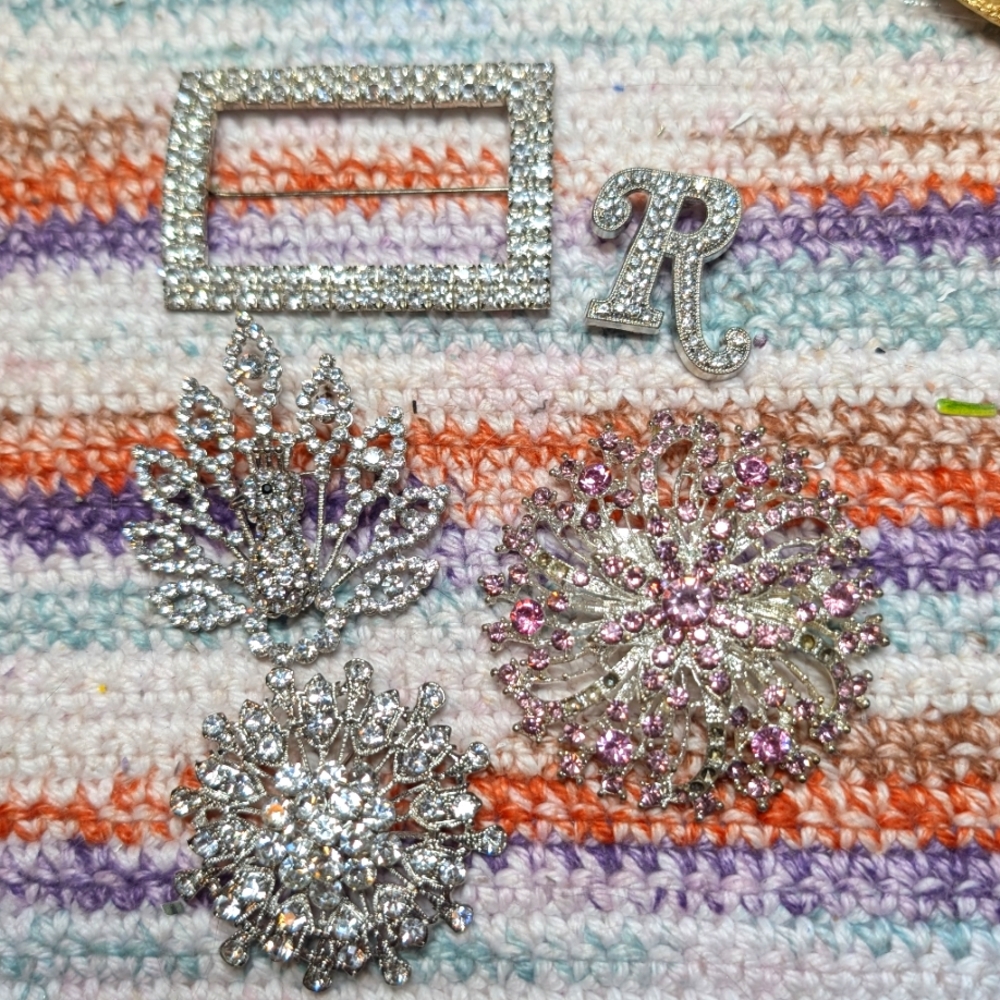 Lot Of 5 Vintage And Newer Rhinestone Brooches